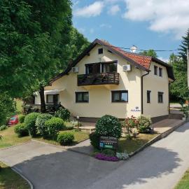 House Jelena, hotel in Seliste Dreznicko