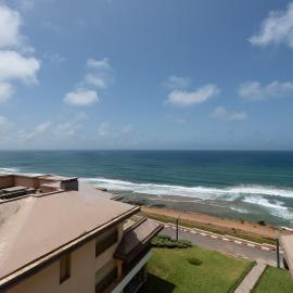 Appartement 300m2 vue sur océan Prestigia - Plage des nations, hótel í Salé
