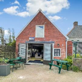 Nice Home In Wierum With Kitchen, hotel in Wierum
