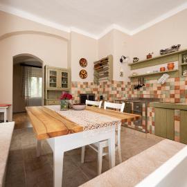 Apartment Island Country House in Savinja Valley، فندق في Žalec
