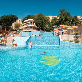 Hotel Sunrise Golden Sands، فندق في غولدن ساندز