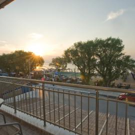 Sea Gem Apartment 1, hotell sihtkohas Néoi Epivátai