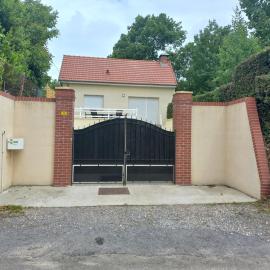 Gîte Au coeur de la Baie, готель у місті Arrest