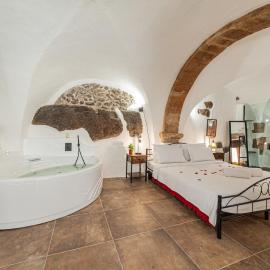 ROMANTIC LOFT WITH JACUZZI IN THE CASTLE, hótel í Castelsardo