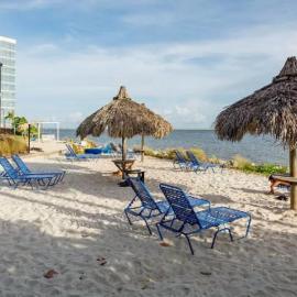 Amazing Waterfront Views Resort, Enjoy Heated Pool & Sunset!, hotel in Tampa