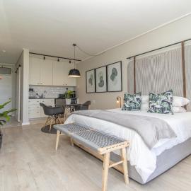 36 At Brookes, hotel em Summerstrand