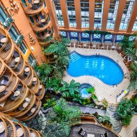 Hôtel Palace Royal Centre-Ville Québec par JARO，魁北克市的飯店