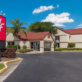 Red Roof Inn & Suites Brunswick I-95, hotell i Brunswick