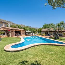Villa Joana La font By SunVillas Mallorca, hotell i Pollença