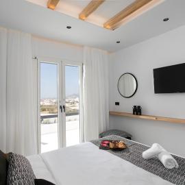 Naxos White Concept