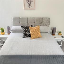 Cosy retreat in beautiful Cornwall, hotel i Helston