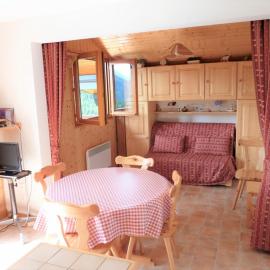 Spacieux 3 pièces avec balcon, parking et coin montagne - FR-1-573-104, hotel u gradu Le Biot