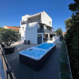 Apartmani Kumenat, hotel in Biograd na Moru