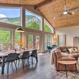 Stunning Mtn Views! Group Getaway in Chimney Rock