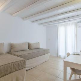 Gazia Guesthouse Milos، فندق في آداماس