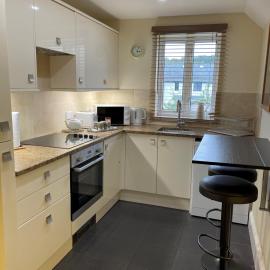 Ground Floor Garden Cottage, near Stonehenge, hotel in Shrewton