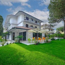 HOTEL VITTORIA, hotel in Sirmione