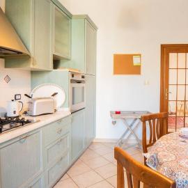 Albicocca casa al mare con ampio giardino privato, hotel in Lido di Camaiore