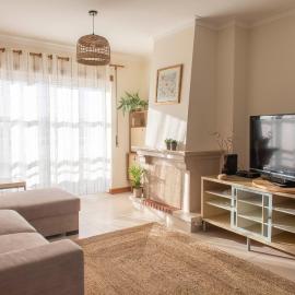 Middle of the bay 2 bedroom apartment, hotelli kohteessa Ferrel