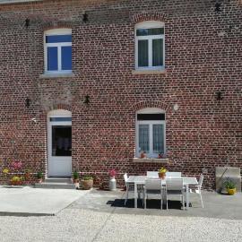 AU COEUR DE L'ENCLAVE, hotelli kohteessa Moeuvres