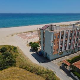 Hotel Rivabella, hotel en Davoli