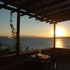 Aegean Sunset, ξενοδοχείο στα Κιόνια