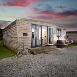 Wheal Prosper- Beautifully Fitted Wooden Lodge Helston Cornwall