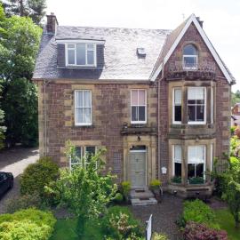 Annfield House, Callander, hotel u gradu Kalander