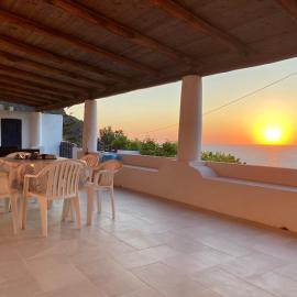 Casa vacanze Lino e Iolanda, хотел в Pollara