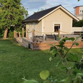 Gästhus i lugnt område. 3km från Örebro slott, отель в Эребру