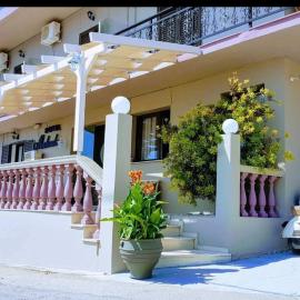 Michaela, hotel v destinácii Póros