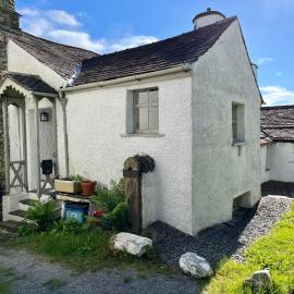 Quirky Cottage, Cosy Grade II listed 2 bed apartment Troutbeck Bridge、ウィンダミアのホテル