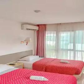 Dewarna Hotel Zainul Arifin