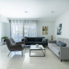 Pool side luxury suite at Royal Park-New Listing، فندق في إيلات