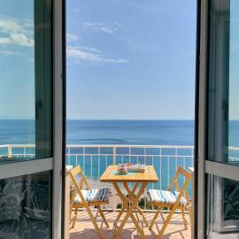 Affitti Brevi Liguria - Una finestra sul mare Home1, hotel v mestu Bergeggi