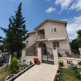Villa RADA, hotel in Igalo