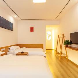 ManBuYunDuan.Theme Inn, hotel v destinaci Jingangku