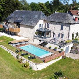 Au Relais de Laborde、Saint-Germain-les-Vergnesのホテル