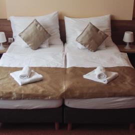 Centrooms Eger, Hotel in Eger