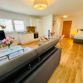 Friedrichshafen में, होटल Ferien-Apartment Silberweide - mit priv Strandzugang