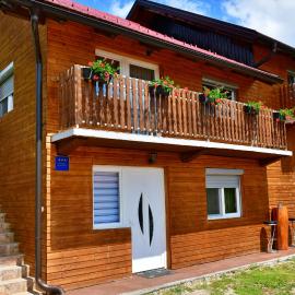 Apartments Laura, hotel em Rakovica