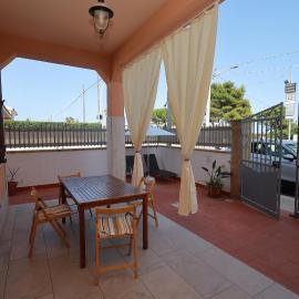 Golden Beach Home Holiday, hotel a Avola