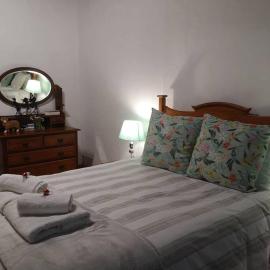 Blou Porselein Guestfarm, готель у місті Hermon