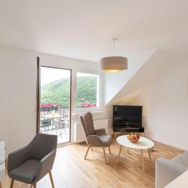 Ferienwohnung Burgblick Coraidelstein, hotel u gradu Klotten