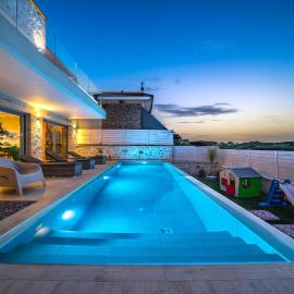 Villa Aiolos - Sea View, Gym and Sauna