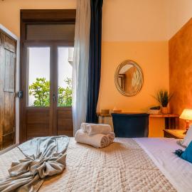 mascot traditional guest house, hotel a Città di Rodi