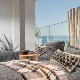 Khroma Luxury Suite 2 Beach front apartment