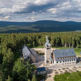 Hotel Královka – hotel w mieście Bedřichov