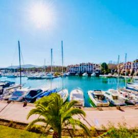 Petit Cocon magnifique vue sur Marina dans le golfe de Saint Tropez, hotel Cogolinban