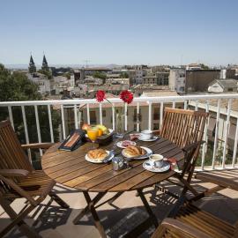Hotel Carlos V, מלון בגרנדה
